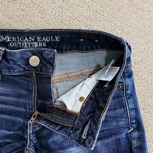 American Eagle Shortie Super Stretch Distressed Jean Shorts - Size 2 - Picture 6 of 14